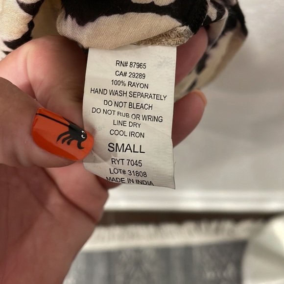 Elan Off the Shoulder Tie Dye Romper size small - Picture 5 of 6